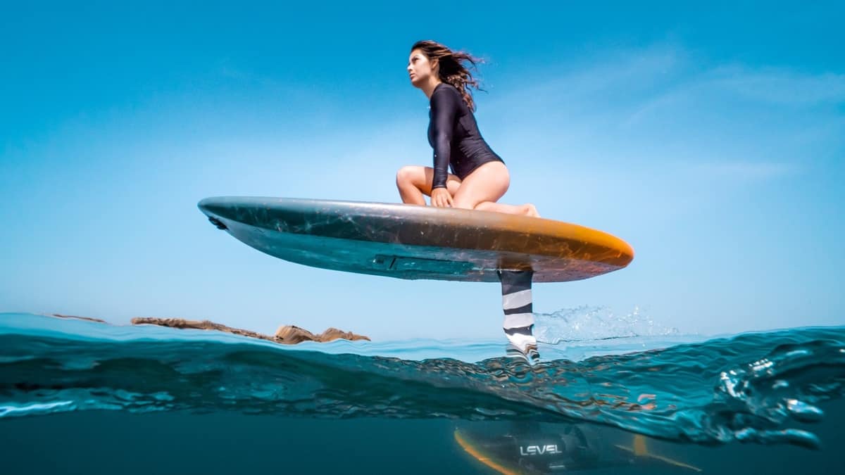 E-foil intro lesson Koh Samui — first ride on electric hydrofoil board in calm water